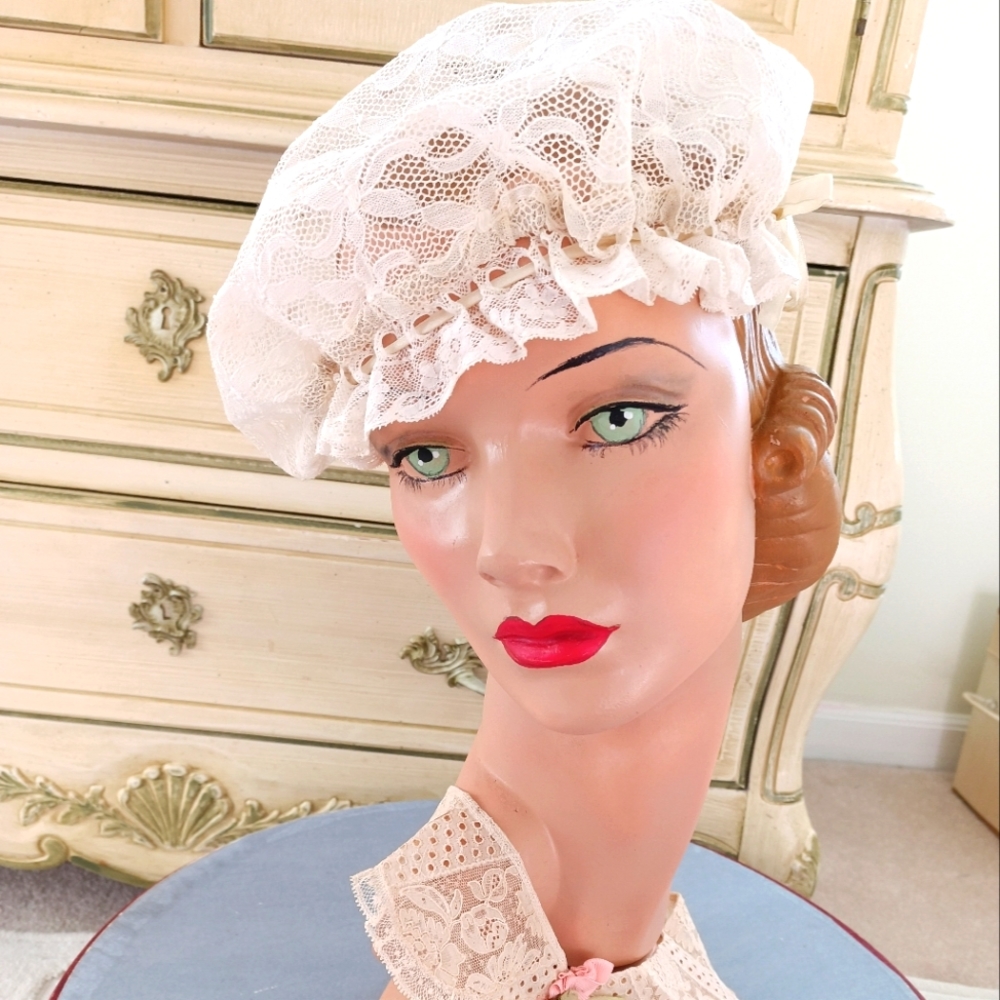 ANTIQUE LACE VICTORIAN BOUDOIR BED CAP WITH ORIGINAL SILK/ SATIN TIES!